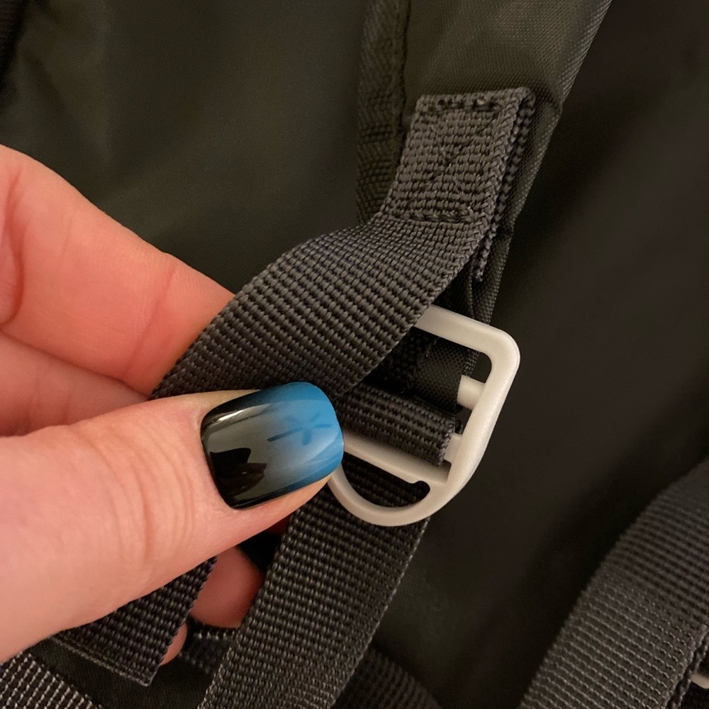 ๐ Quechua Black Backpack - Picture 12 of 15